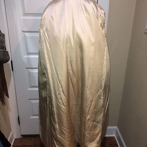 Long Real Coyote Fur Coat with Huge Collar - Picture 8 of 10